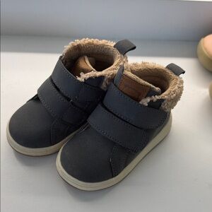 Kids Gray Fleece-Lined Velcro Boots